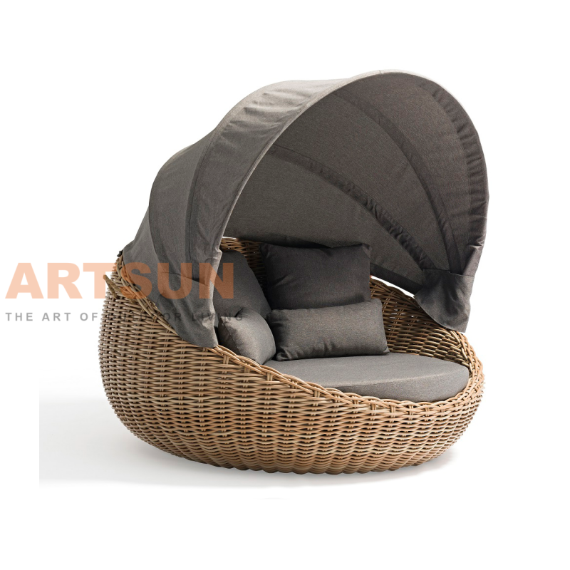 Round Rattan Daybed with Stretchable Canopy