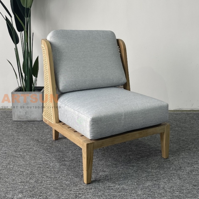 Teak Outdoor Lounge Chair with Wicker Side Design for Hotel
