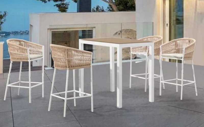 Anti-Rust Features for Exterior Bar Table Sets