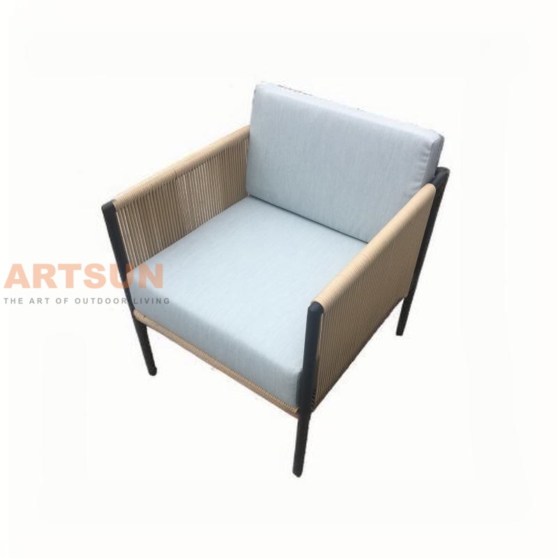 Outdoor Woven Synthetic Rope Sofa Chair for Modern Patio Lounge Seating